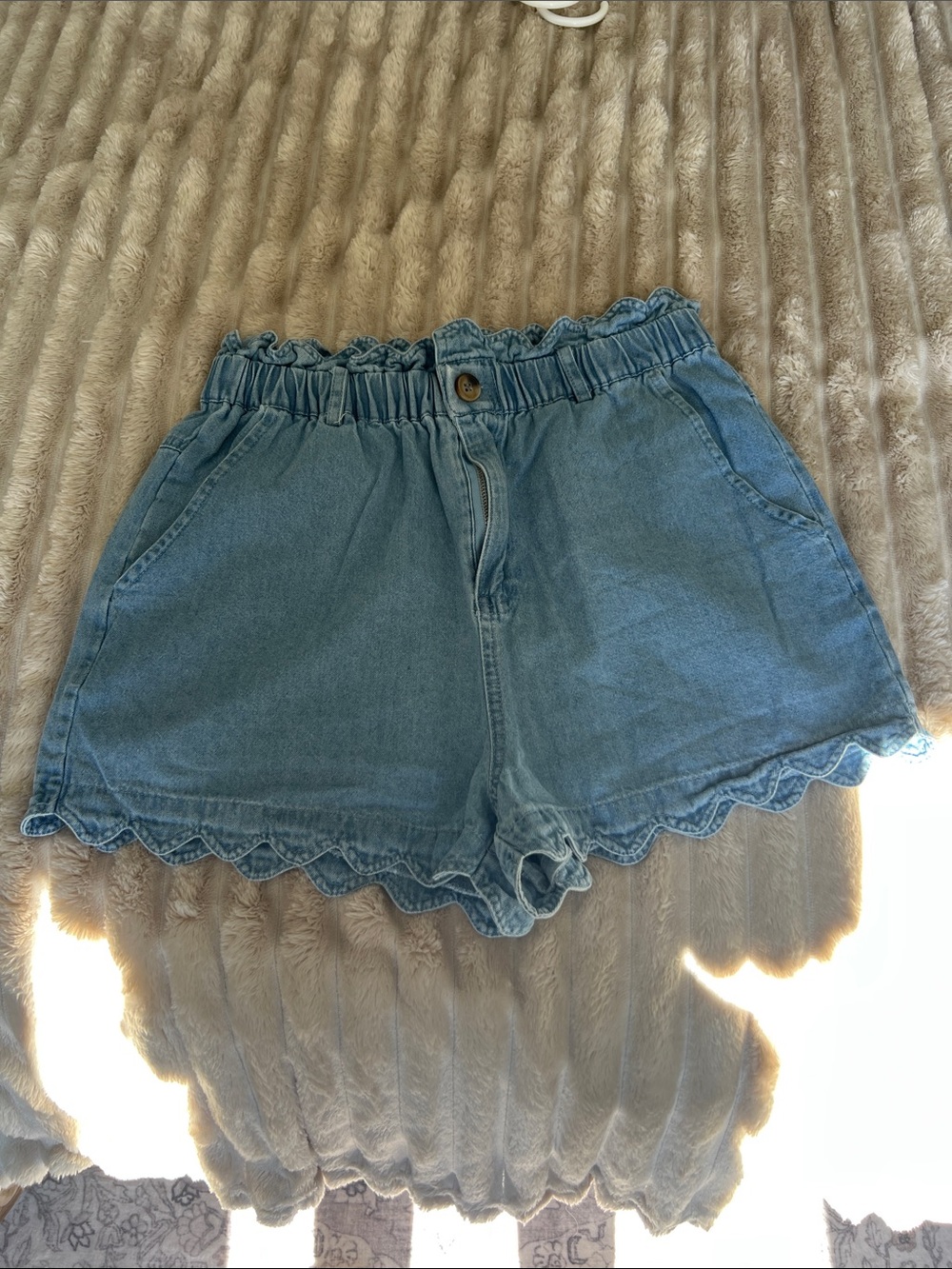 Gilli Light Blue Scalloped Hem Paperbag Denim Shorts